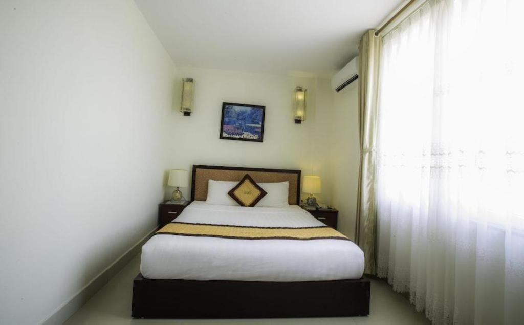 Luxe Hotel Dong Hoi Exterior photo