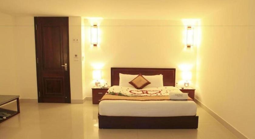 Luxe Hotel Dong Hoi Exterior photo